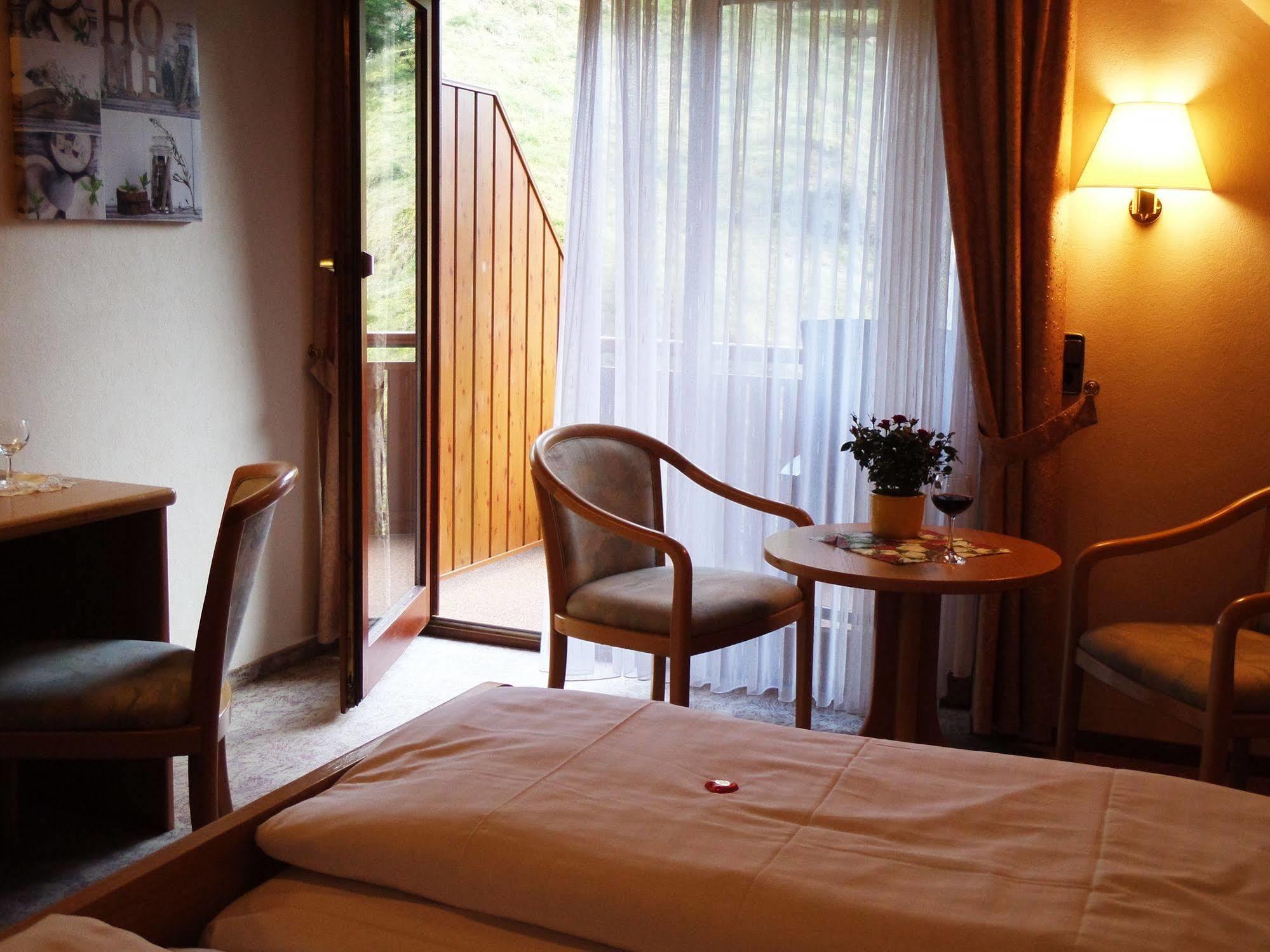 Hotel - Gasthof Blume Oppenau Ngoại thất bức ảnh